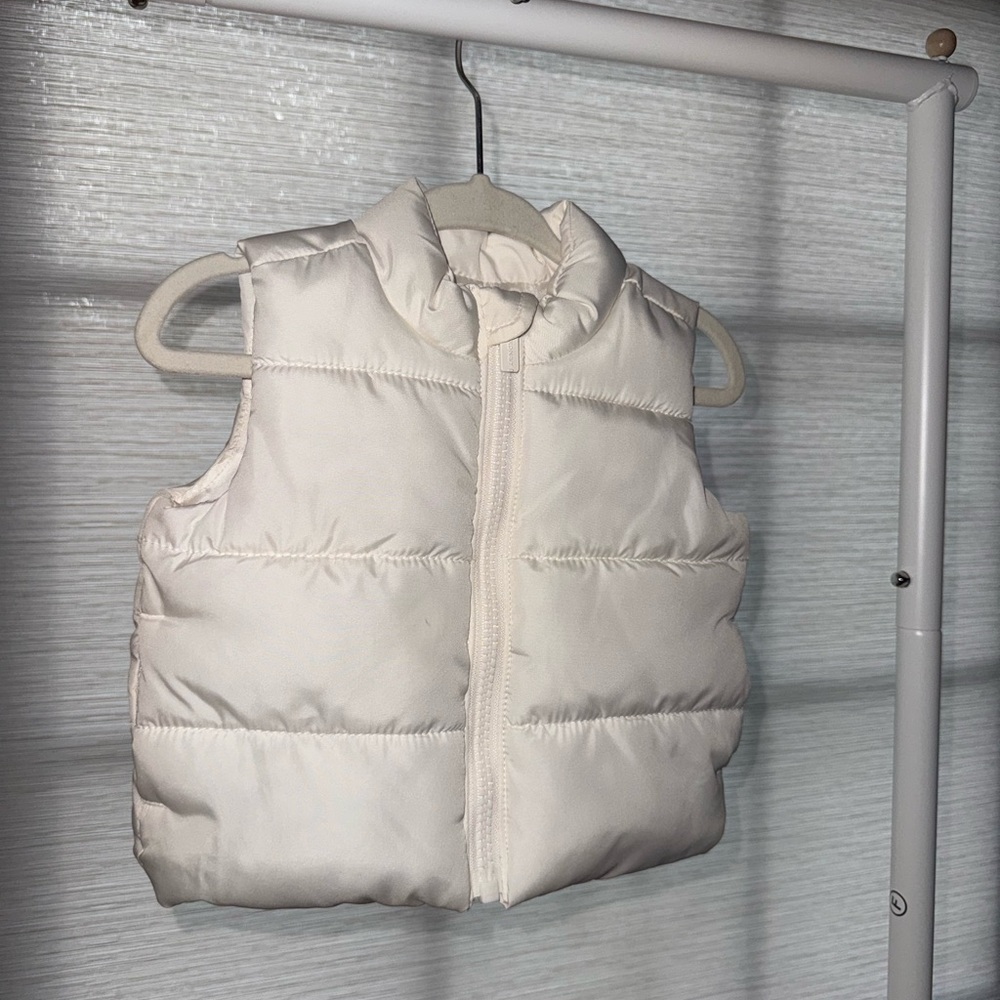Kids Old Navy White Puffer Vest
